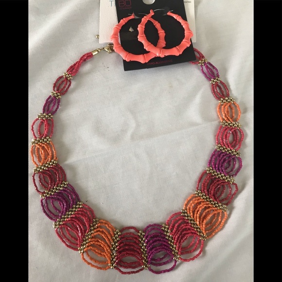 Accessories - Beaded Necklace and Earrings         NWT